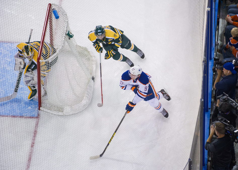 Sports-Randy Savoie-Bears vs Oilers-2