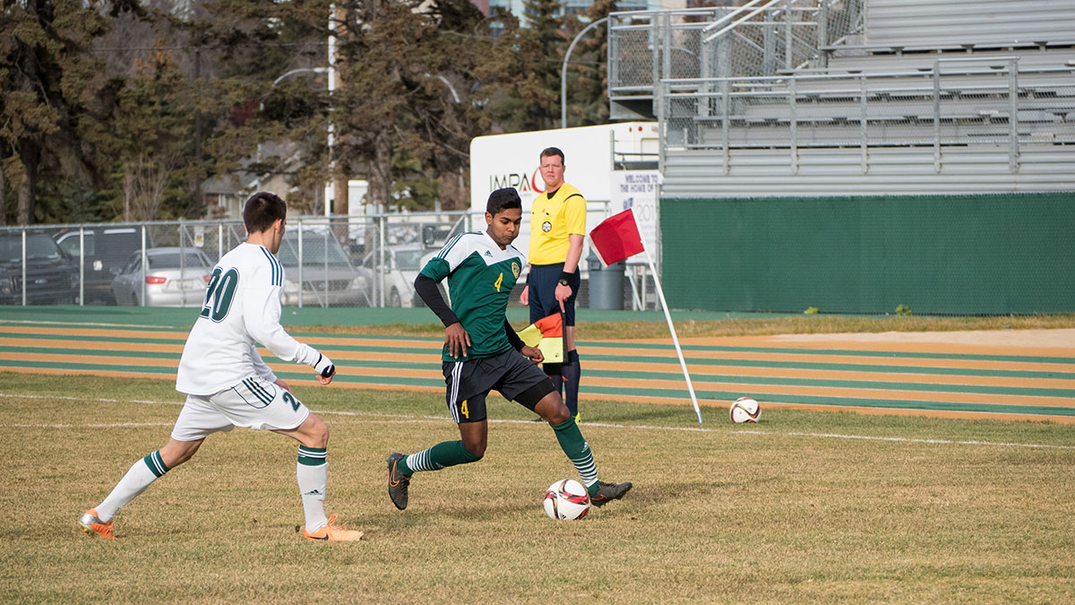 Sports-Kevin-Schenk-Bears-Soccer-5