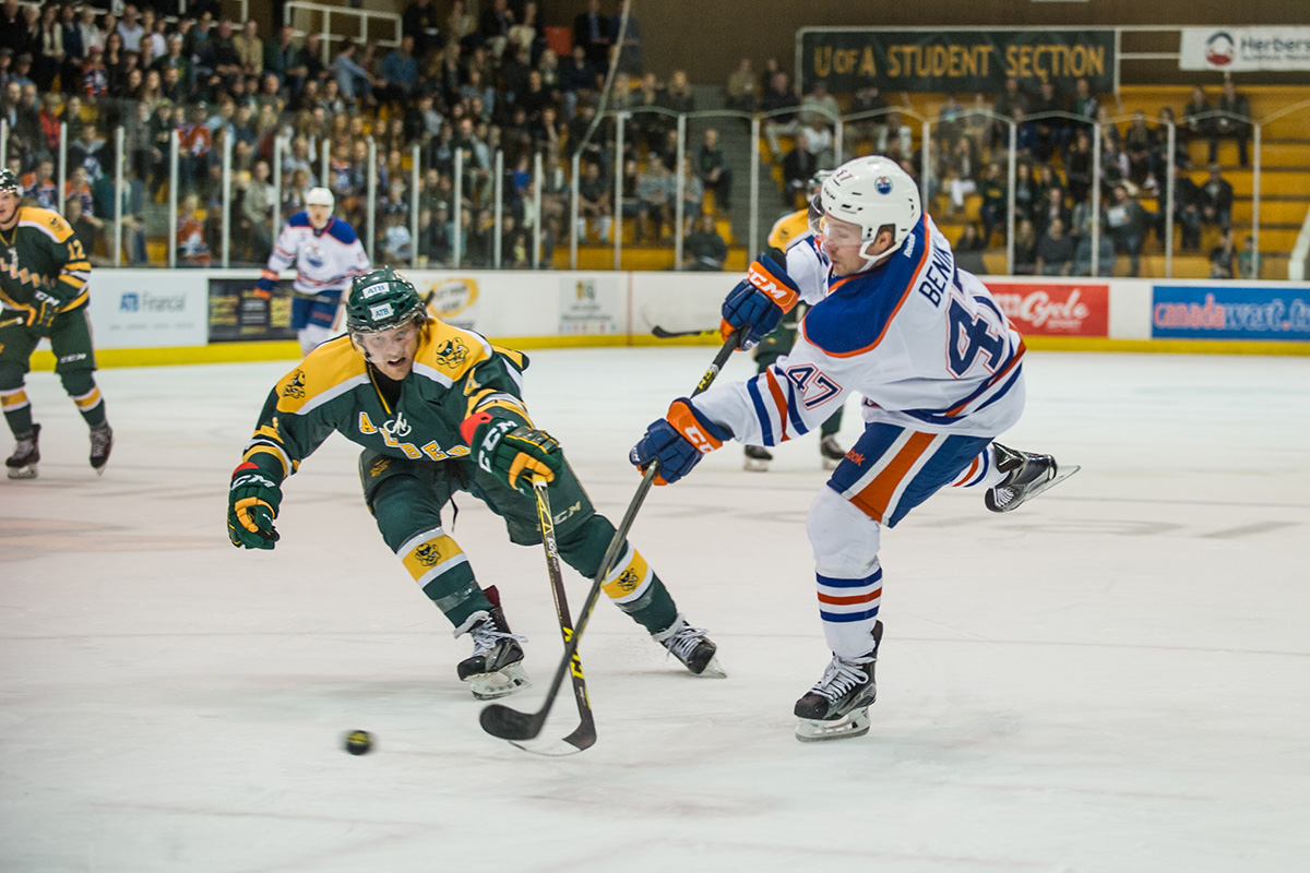 Oilers Rookies forward Joey Benik fires off a shot.